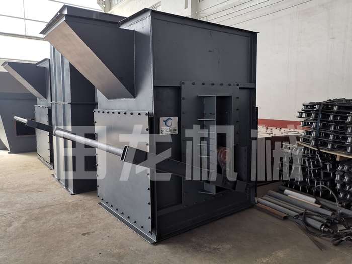 環(huán)鏈斗式提升機機頭和機身展示！