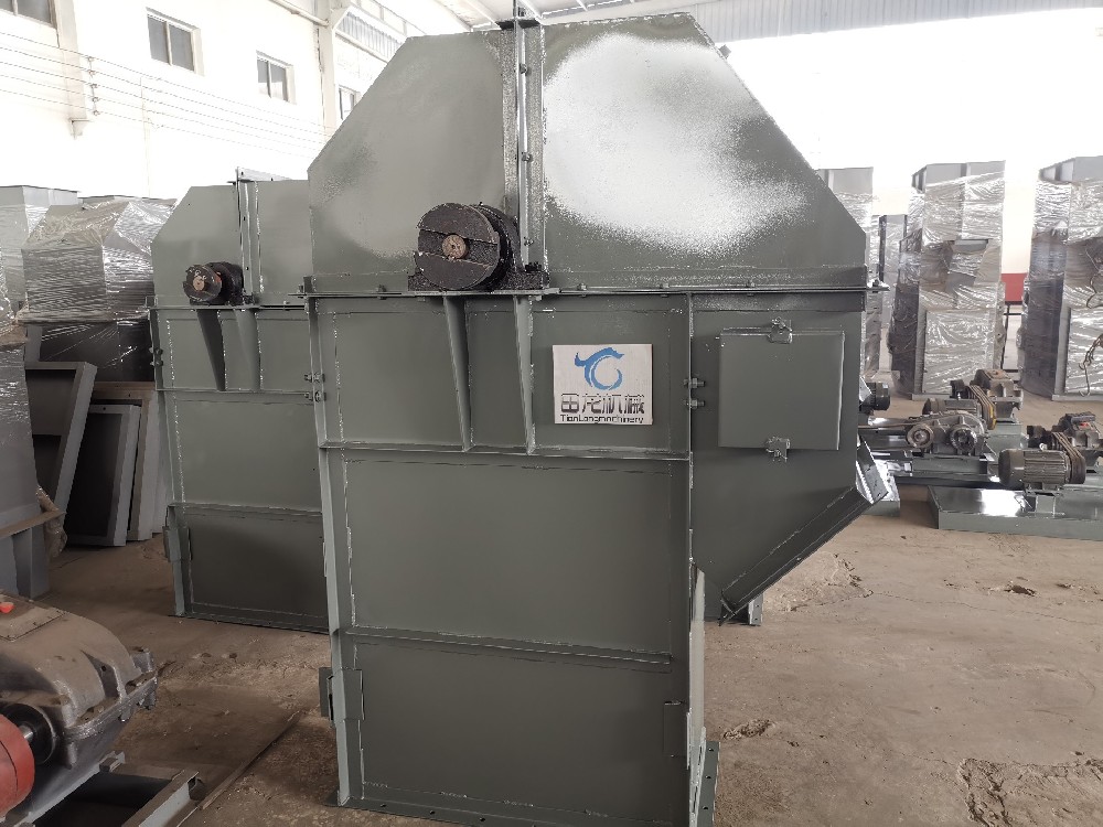 環鏈斗式提升機灰色與藍色展示圖