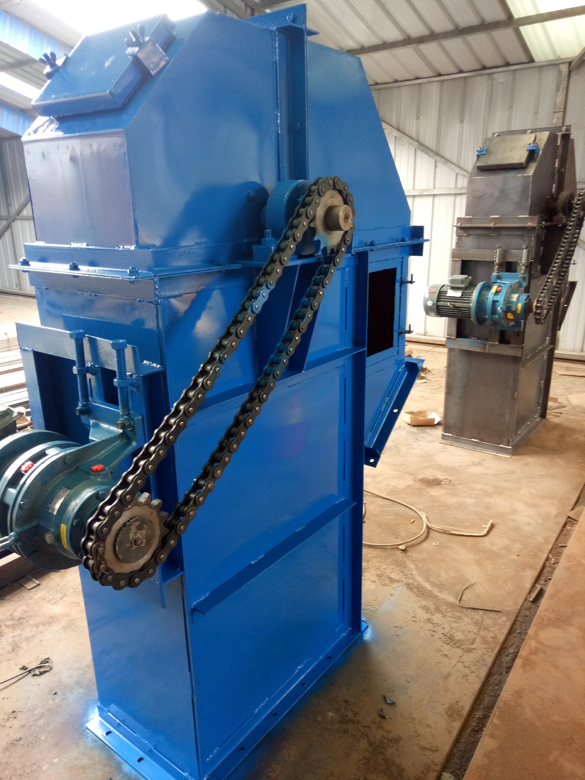 環鏈斗式提升機廠家實拍圖
